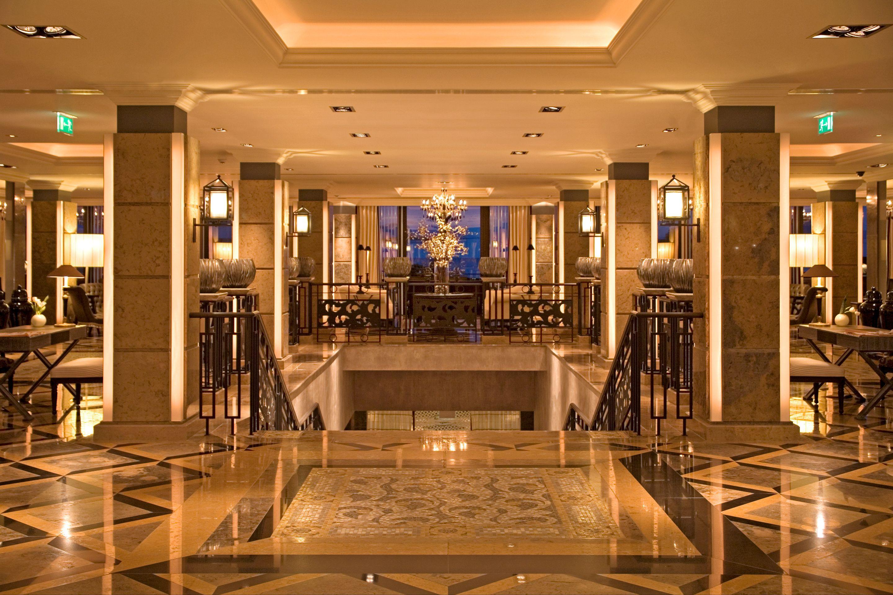 กรันเด เรอัล วิลลา อิตาเลีย โฮเทล แอนด์ สปา Hotel กาชไกช์ ภายใน รูปภาพ The lobby of the hotel