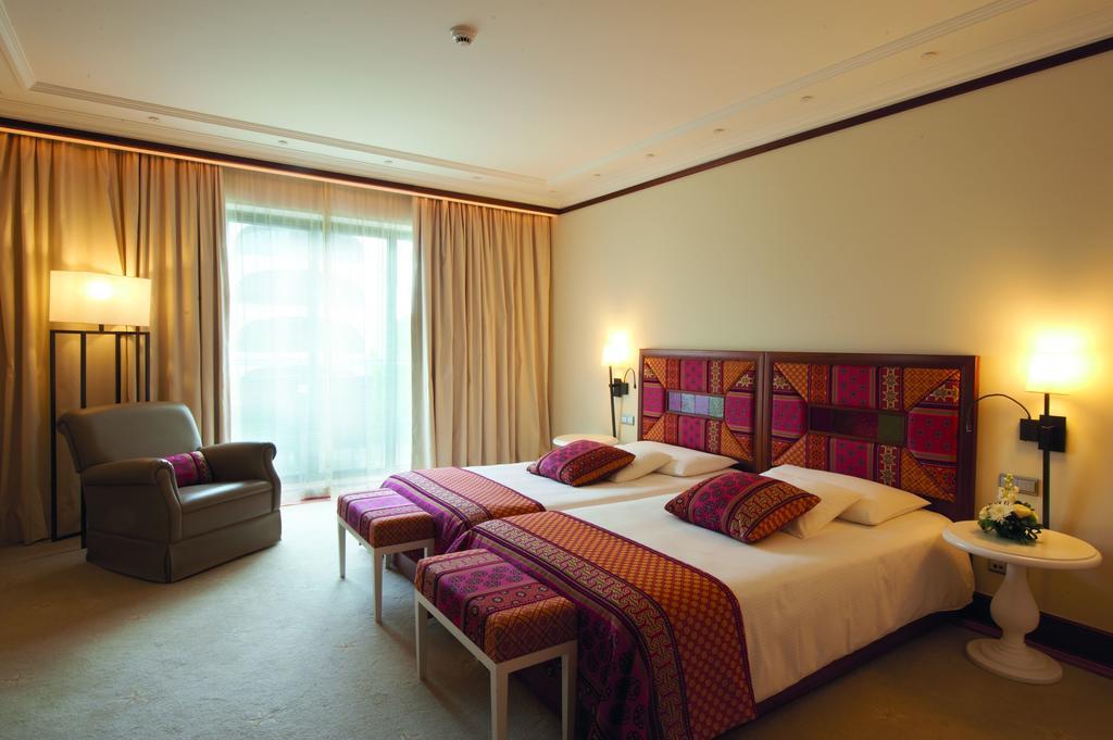 กรันเด เรอัล วิลลา อิตาเลีย โฮเทล แอนด์ สปา Hotel กาชไกช์ ภายนอก รูปภาพ A room at the hotel